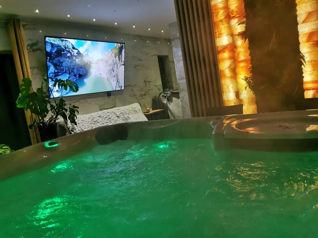 Jacuzzi w Zajeździe u George'a w apartamencie spa